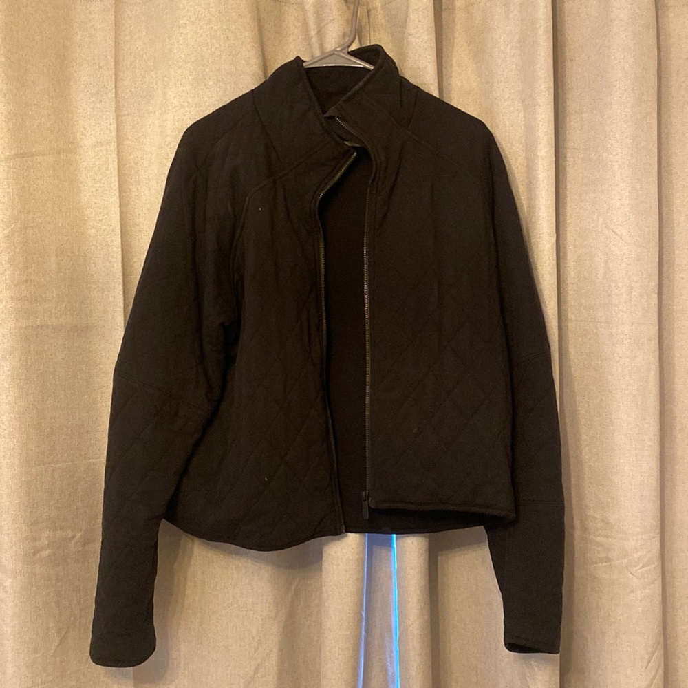 Lululemon Women’s Quilted Jacket in Black